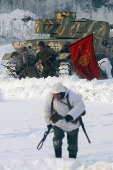 Re-enactment of breaking siege of Leningrad