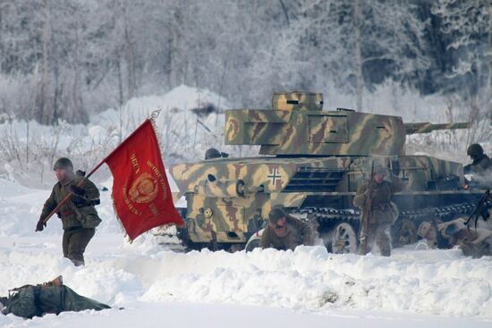 Re-enactment of breaking siege of Leningrad