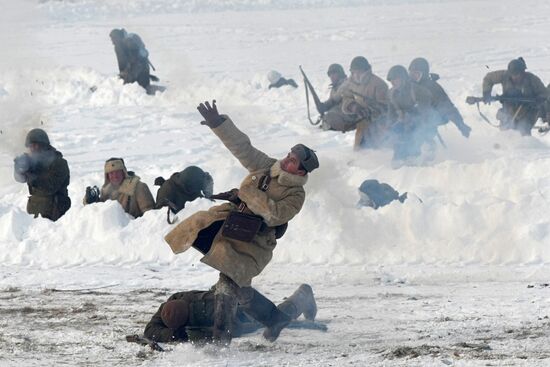 Re-enactment of breaking siege of Leningrad