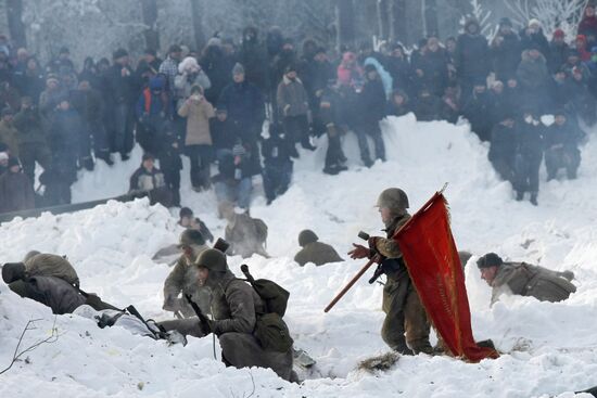 Re-enactment of breaking siege of Leningrad