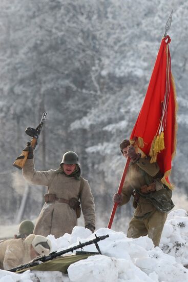 Re-enactment of breaking siege of Leningrad