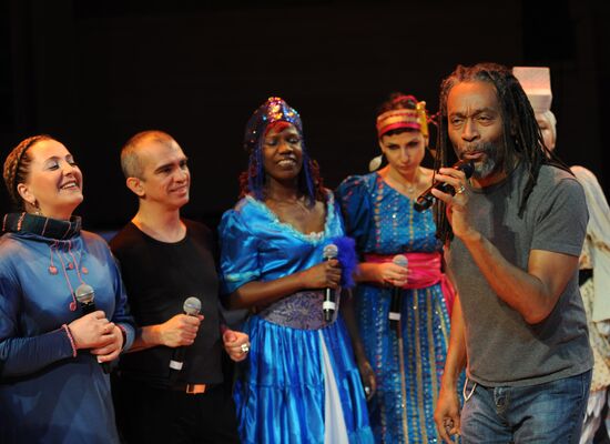 "Bobble," Bobby McFerrin's improvised opera