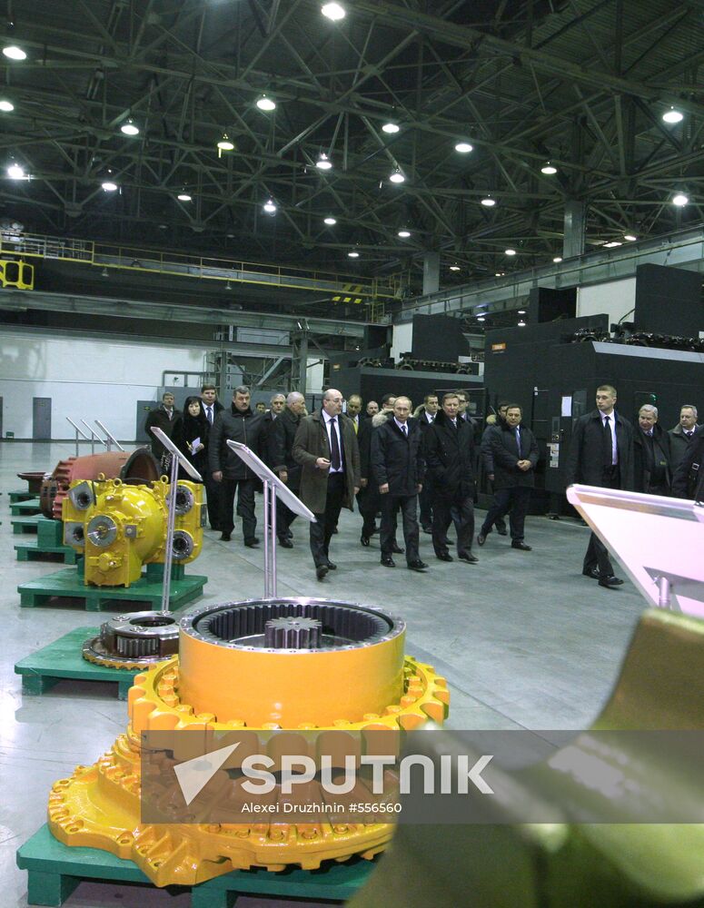 Vladimir Putin visits Promtraktor in Cheboksary