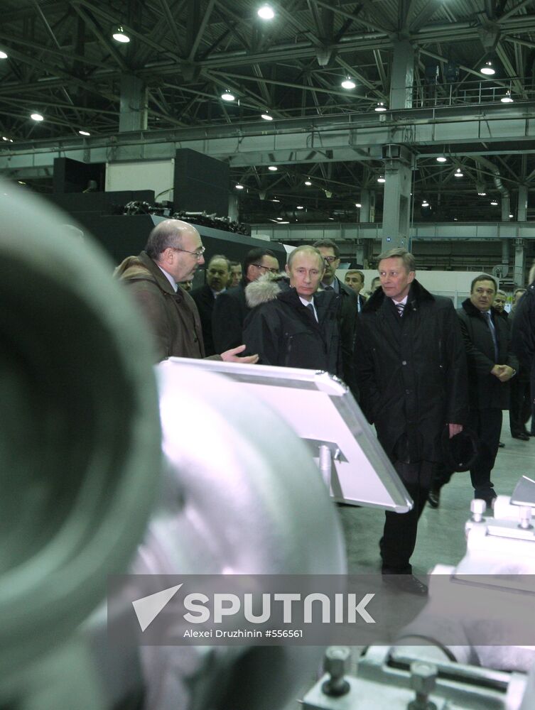 Vladimir Putin visits Promtraktor in Cheboksary