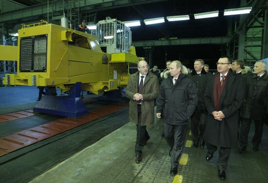 Vladimir Putin visits Promtraktor in Cheboksary