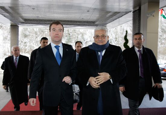 Dmitry Medvedev, Mahmoud Abbas meet in Sochi
