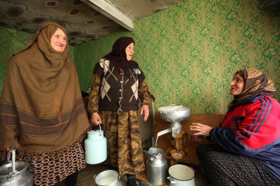 Dwellers of Andi high-mountain village