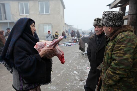 Market in center of Andi high-mountain village