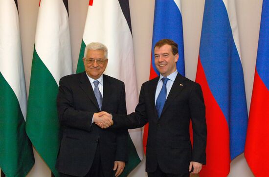 Dmitry Medvedev, Mahmoud Abbas meet in Sochi