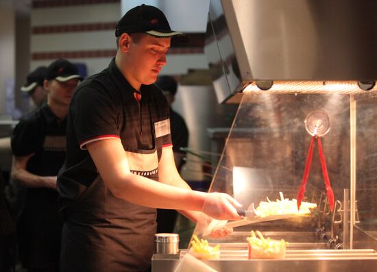 Burger King opens its first restaurant in Moscow