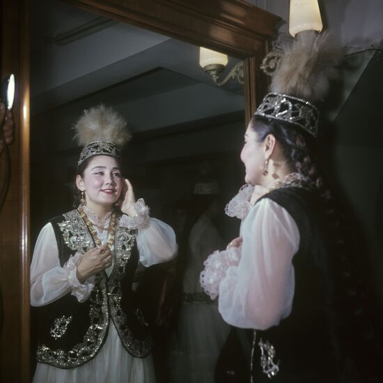 People's Artist of Kazakh SSR Bibugul Tulegenova