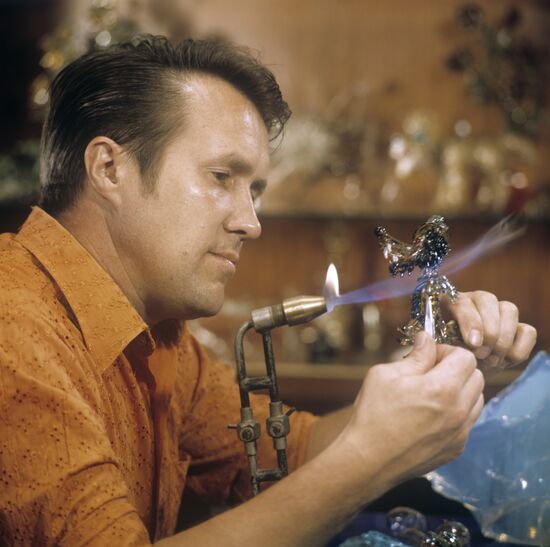 Glassblower Viktor Trufanov