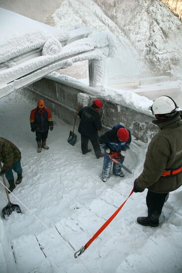 Sayano-Shushenskaya power plant dam shrouded in ice