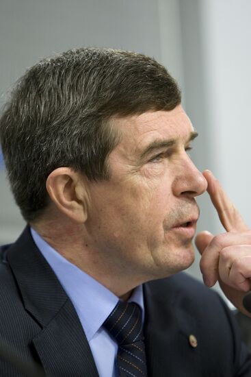 Rosoboronexport CEO Anatoly Isaikin gives news conference