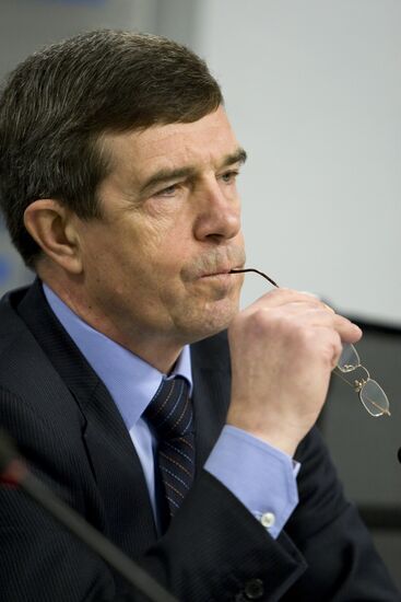 Rosoboronexport CEO Anatoly Isaikin gives news conference