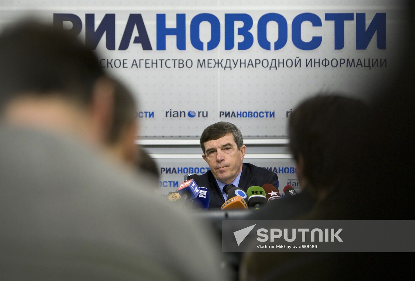 Rosoboronexport CEO Anatoly Isaikin gives news conference