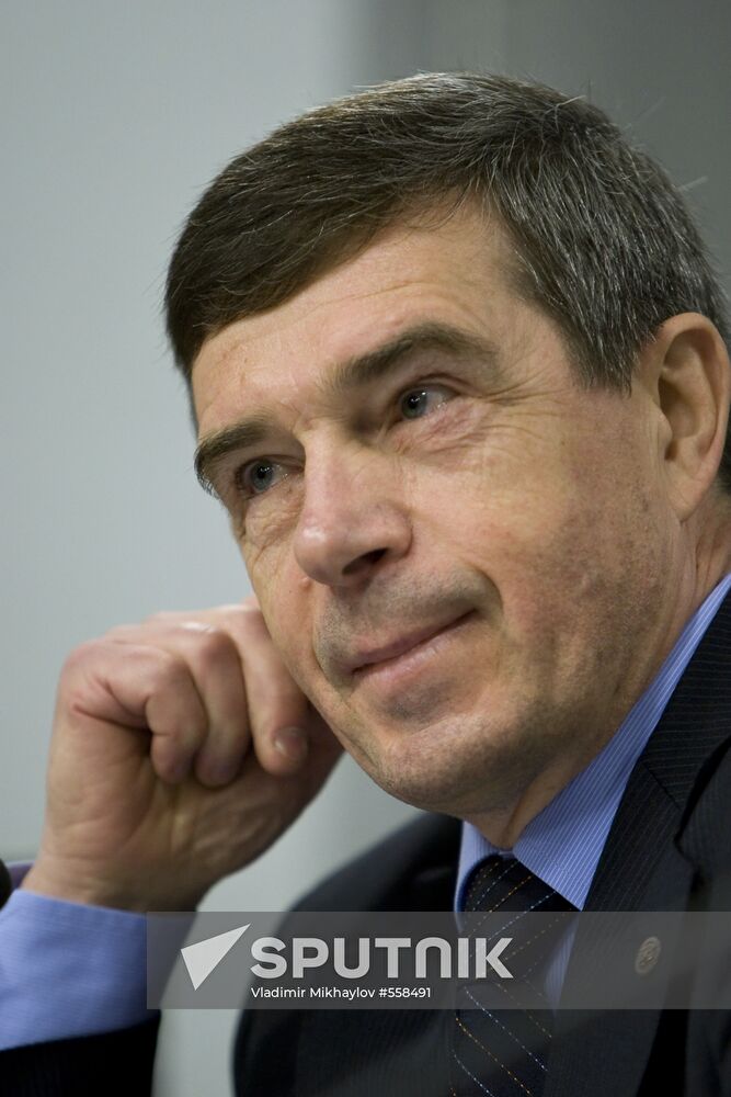 Rosoboronexport CEO Anatoly Isaikin gives news conference