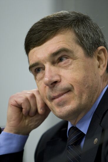 Rosoboronexport CEO Anatoly Isaikin gives news conference