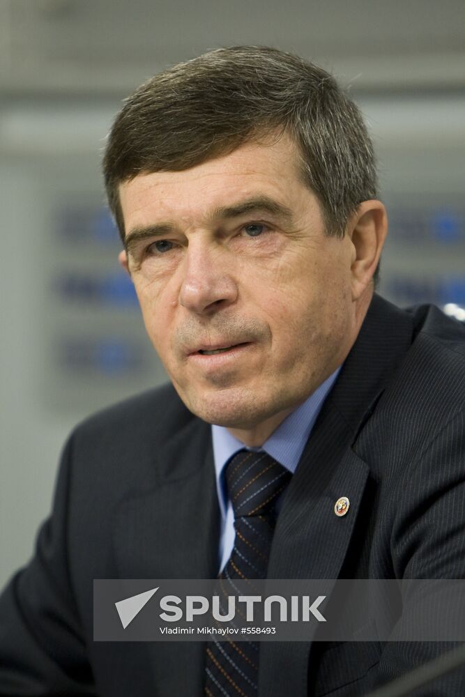 Rosoboronexport CEO Anatoly Isaikin gives news conference