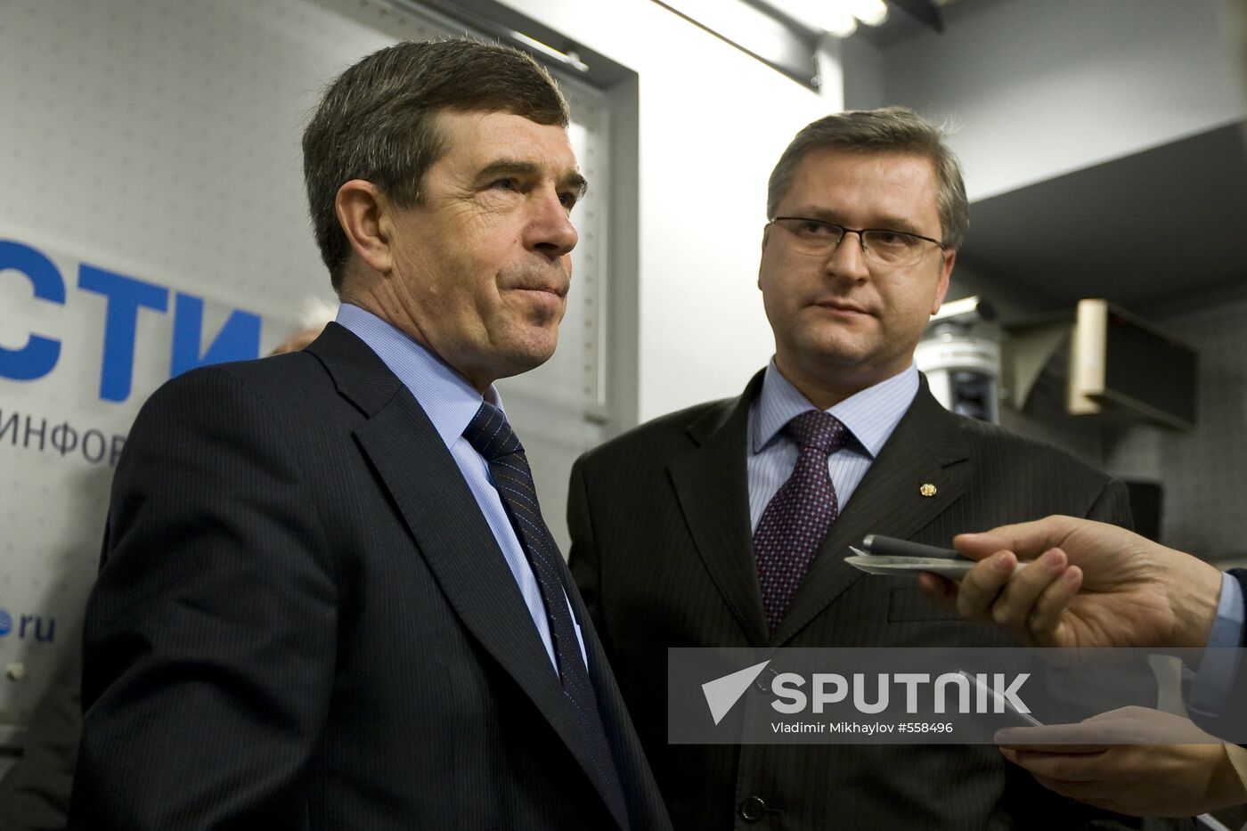 Rosoboronexport CEO Anatoly Isaikin gives news conference