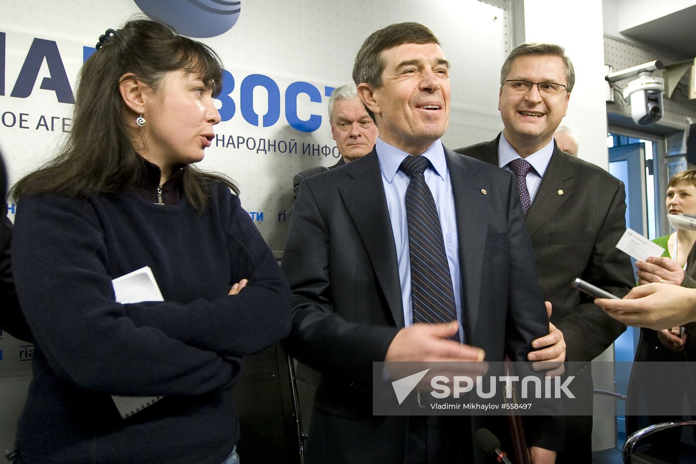 Rosoboronexport CEO Anatoly Isaikin gives news conference