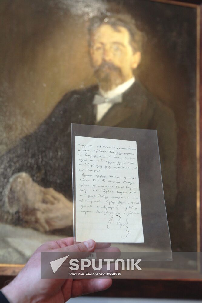 Anton Chekhov's original letter handed over to museum