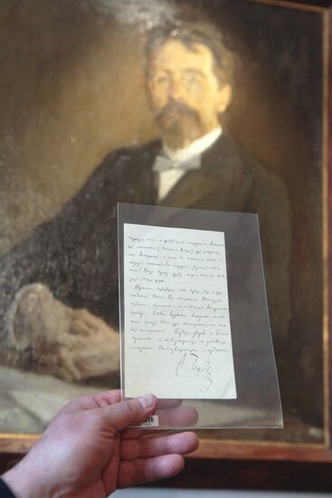 Anton Chekhov's original letter handed over to museum