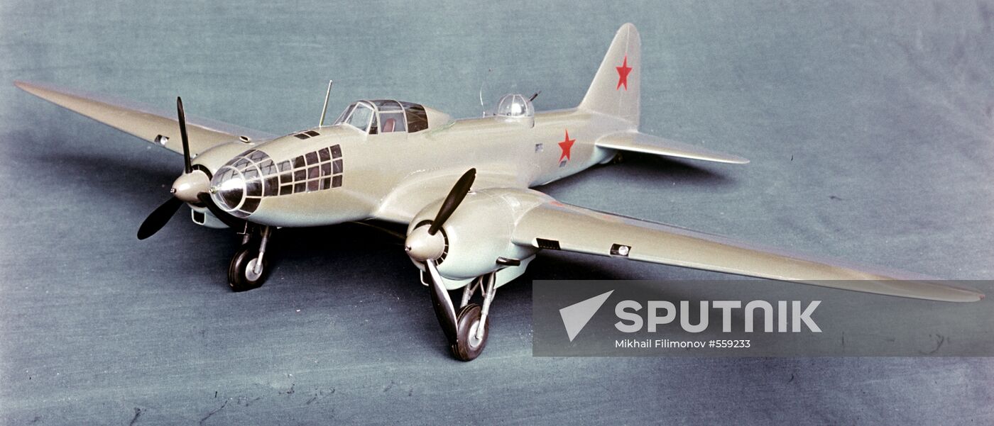 Ilyushin IL-4 plane model
