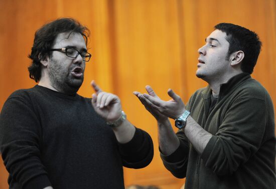 Mario Zeffiri, Yuri Kisin