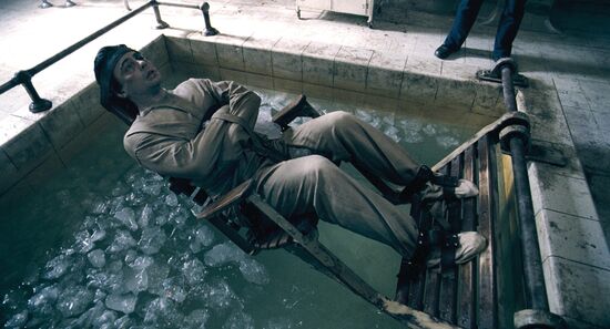 A scene from "The Wolfman" directed by Joe Johnston