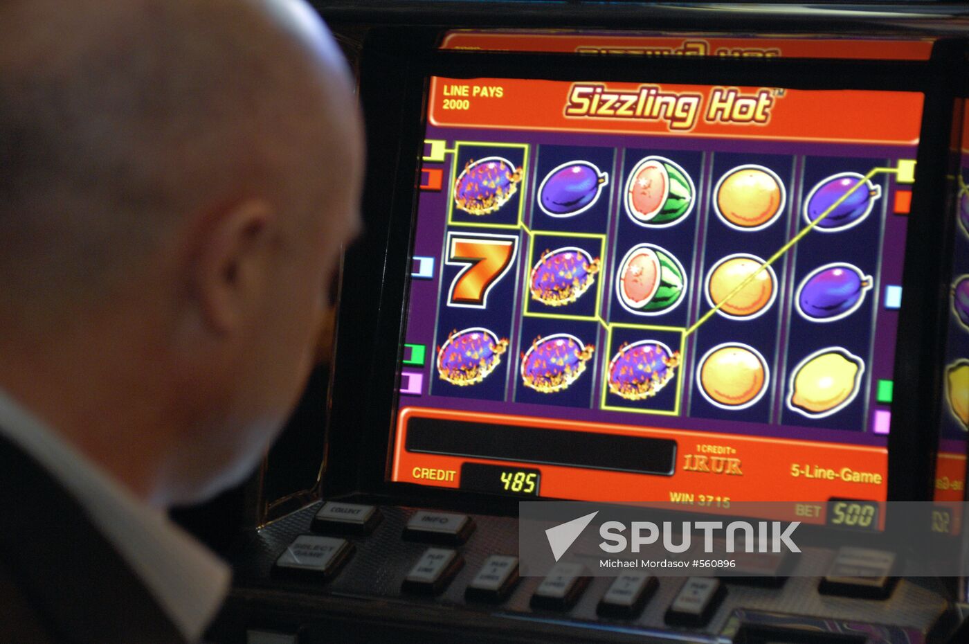 Visitor in Orakul casino