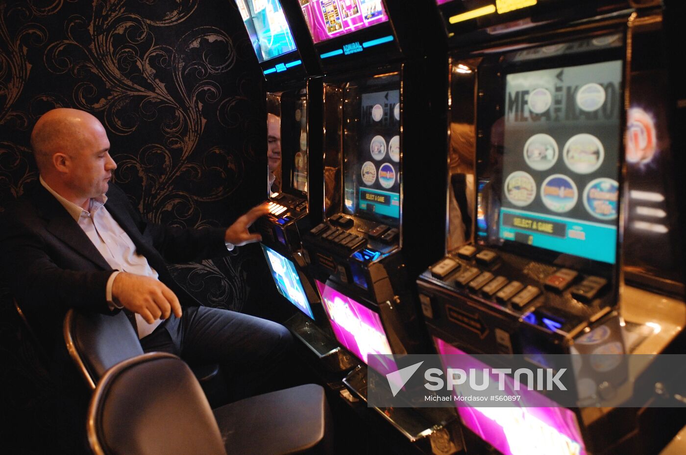 Visitor in Orakul casino