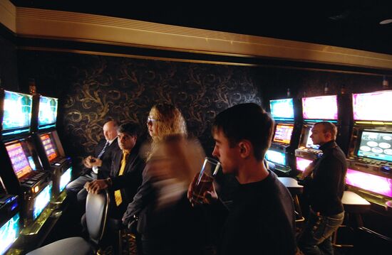 Visitors in Orakul casino