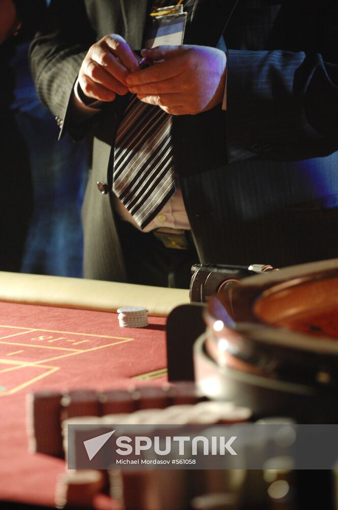 Gambling table in Orakul casino