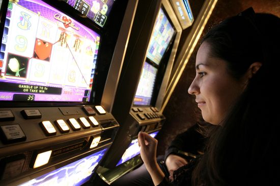 Visitor to legal Orakul casino