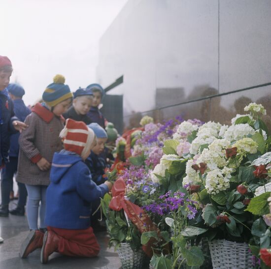 Children at Vladimir Lenin's Mausoleum