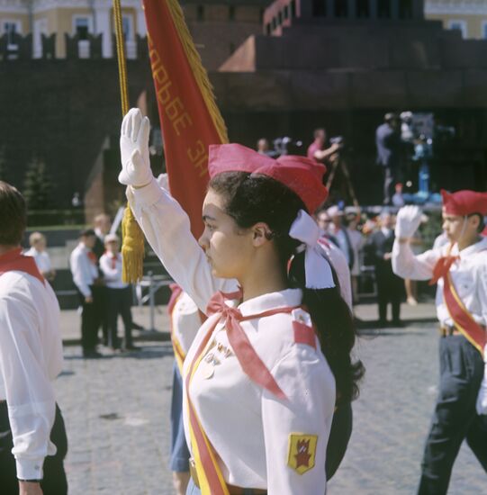Young Pioneers. Parade