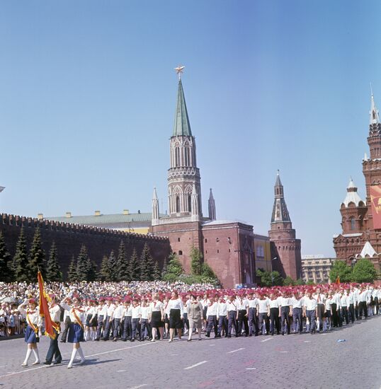 Young Pioneers. Parade