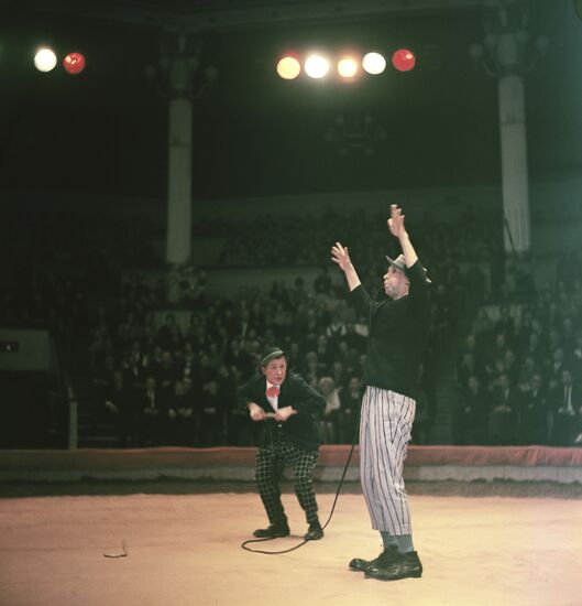 Clowns Yury Nikulin and Mikhail Shuidin