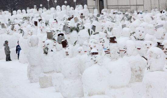 Snowmen parade at The Natalia Sats Children's Musical Theater