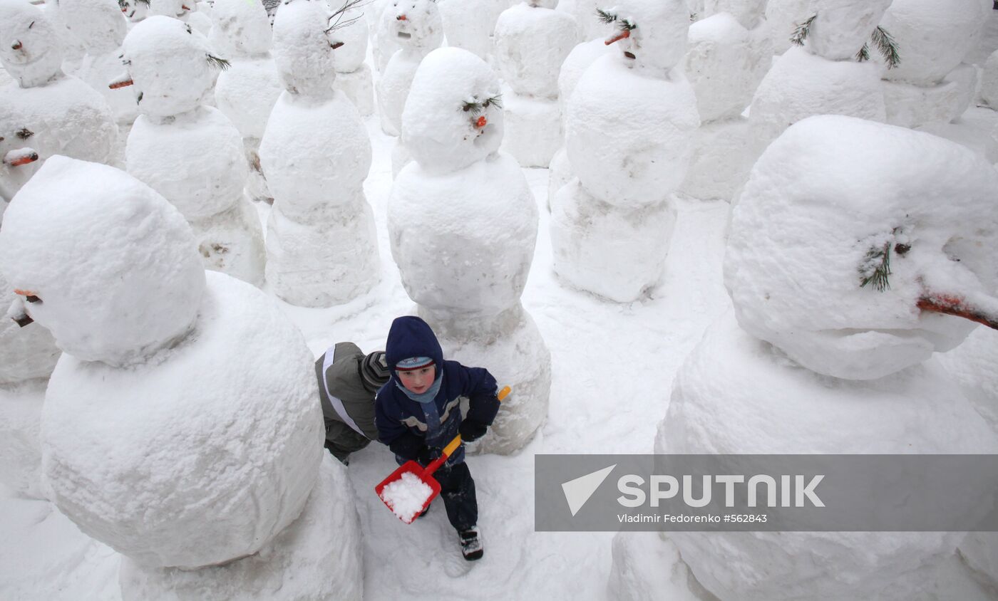 Snowmen parade at The Natalia Sats Children's Musical Theater