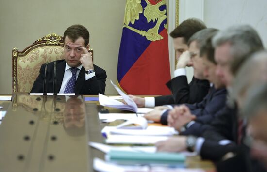 Dmitry Medvedev chairs meeting on investment climate