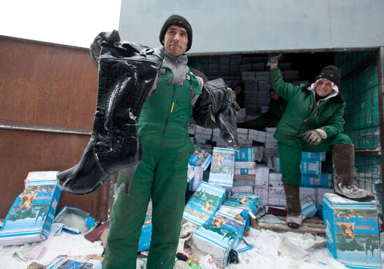 Destroying goods seized at Cherkizovsky market