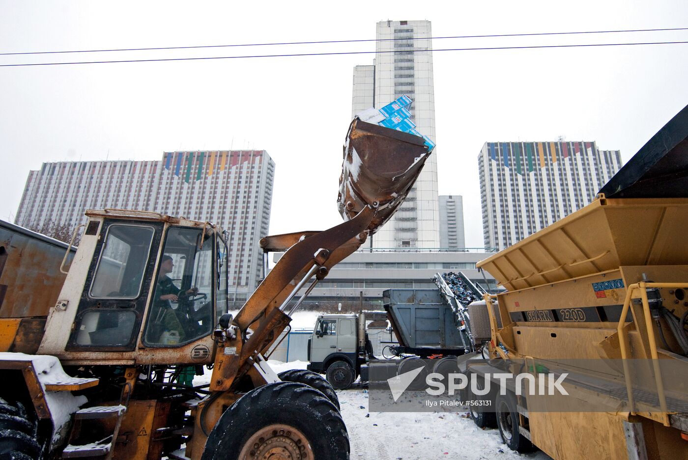 Destroying goods seized at Cherkizovsky market
