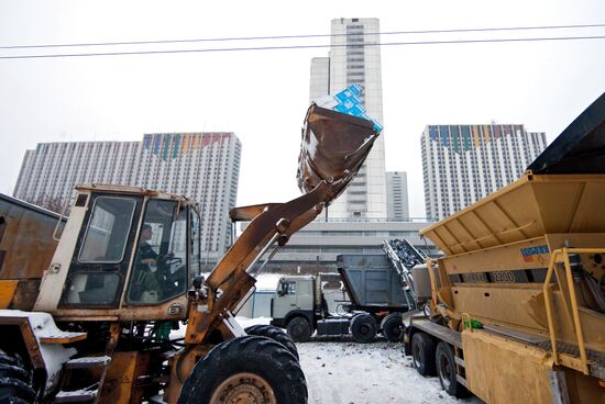 Destroying goods seized at Cherkizovsky market