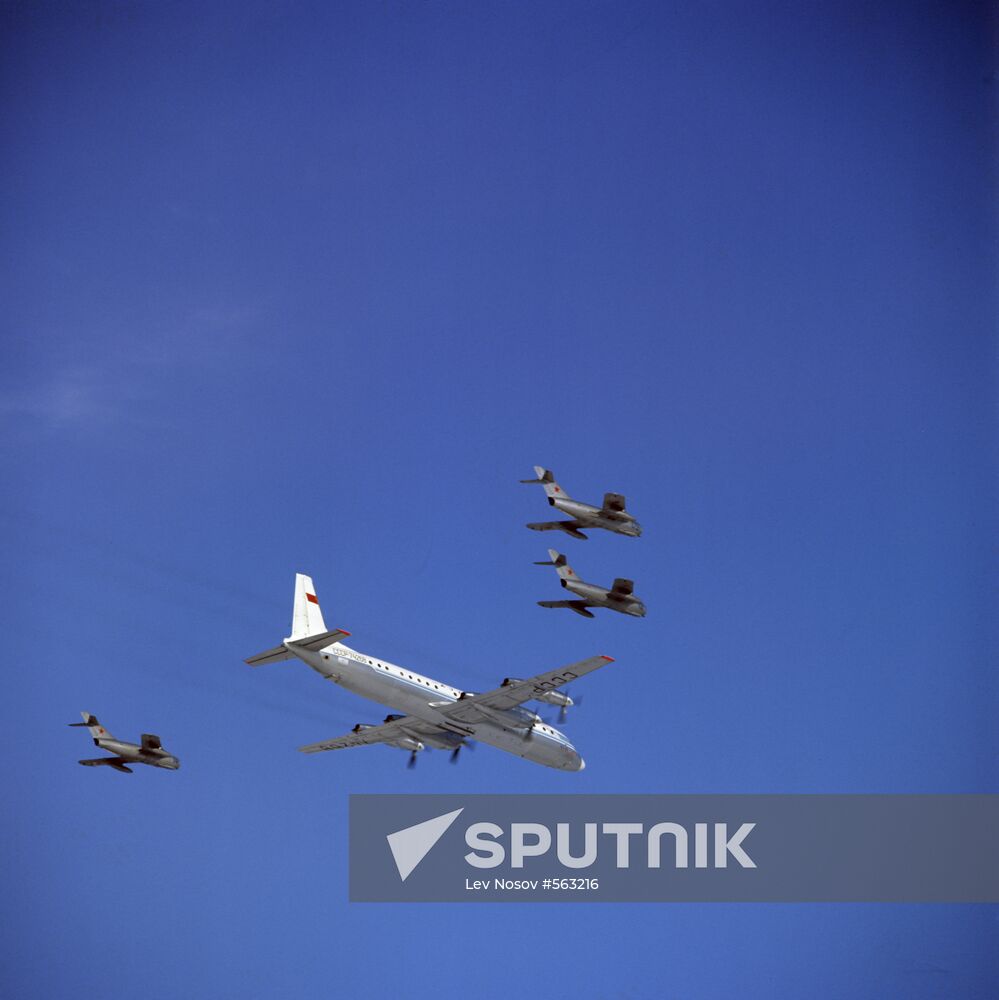 Red Carpet Welcome for IL-18 plane with cosmonauts on board