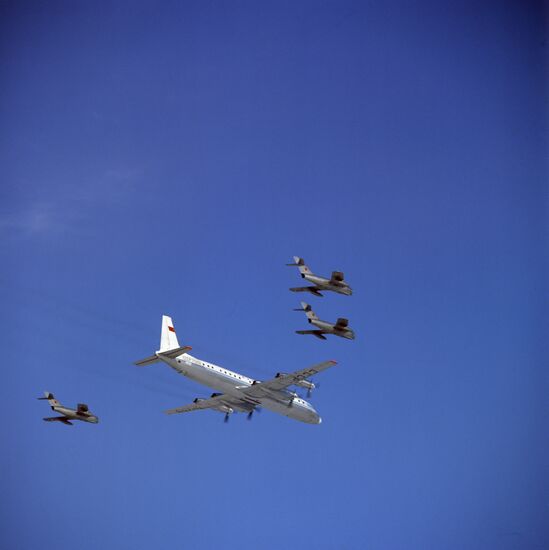 Red Carpet Welcome for IL-18 plane with cosmonauts on board
