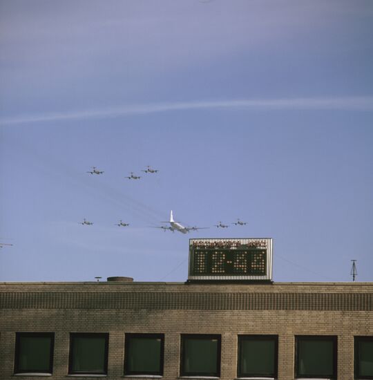 Red Carpet Welcome for IL-18 plane with cosmonauts on board