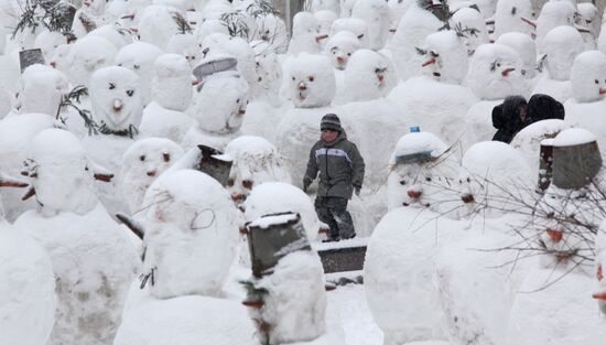 Snowmen parade at Natalia Sats Children's Musical Theater