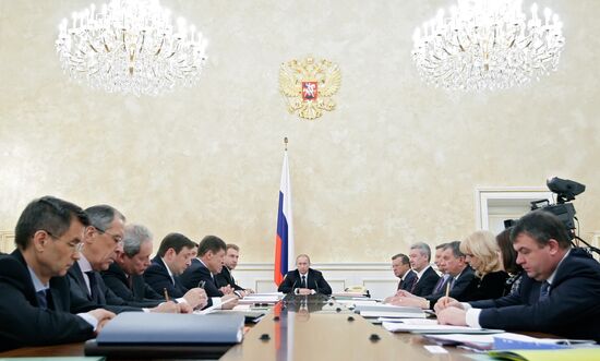 Vladimir Putin chairs meeting of government presidium